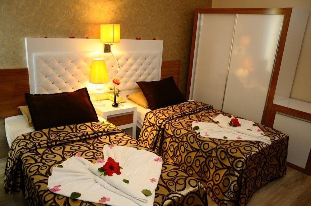 Club Tess Hotel كوناكلي المظهر الخارجي الصورة