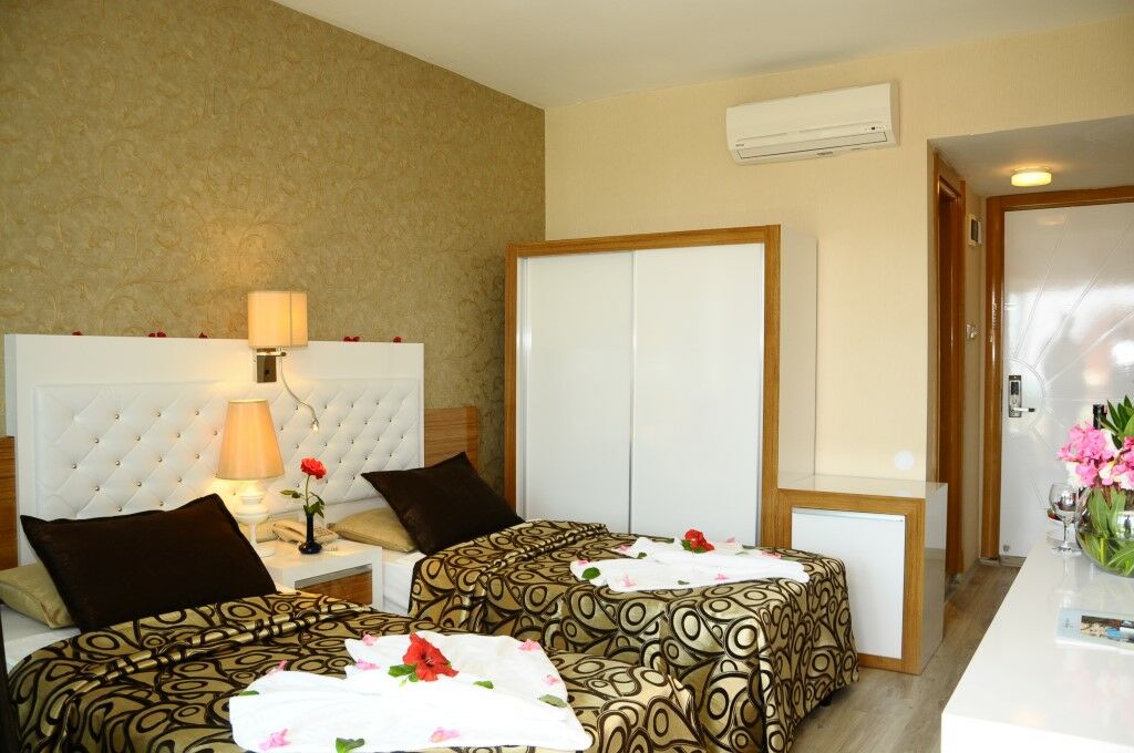Club Tess Hotel كوناكلي المظهر الخارجي الصورة